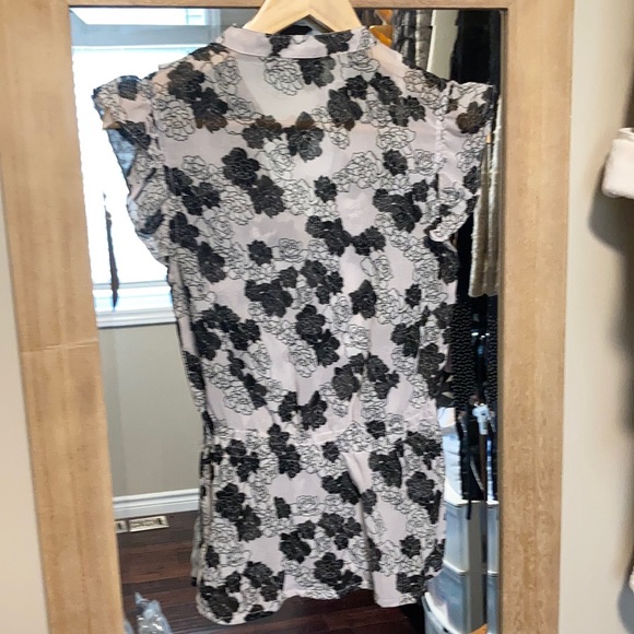 Ruffled sheer blouse. - Picture 2 of 5